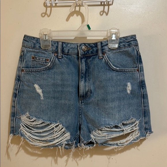 Topshop Pants - Topshop Moto Mom Distressed Denim Shorts Size 6!!